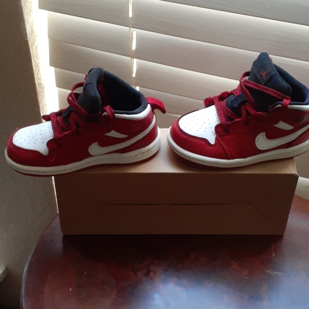 Air Jordan - Picture 3 of 9